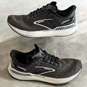 Brooks Womens Hyperion GTS running shoes Size 9 Black Used